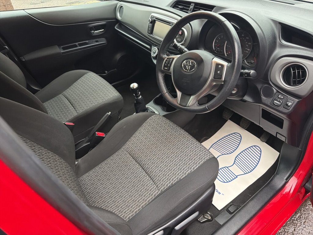 Used Toyota Yaris 2013 for sale - 77313399: Photo 2