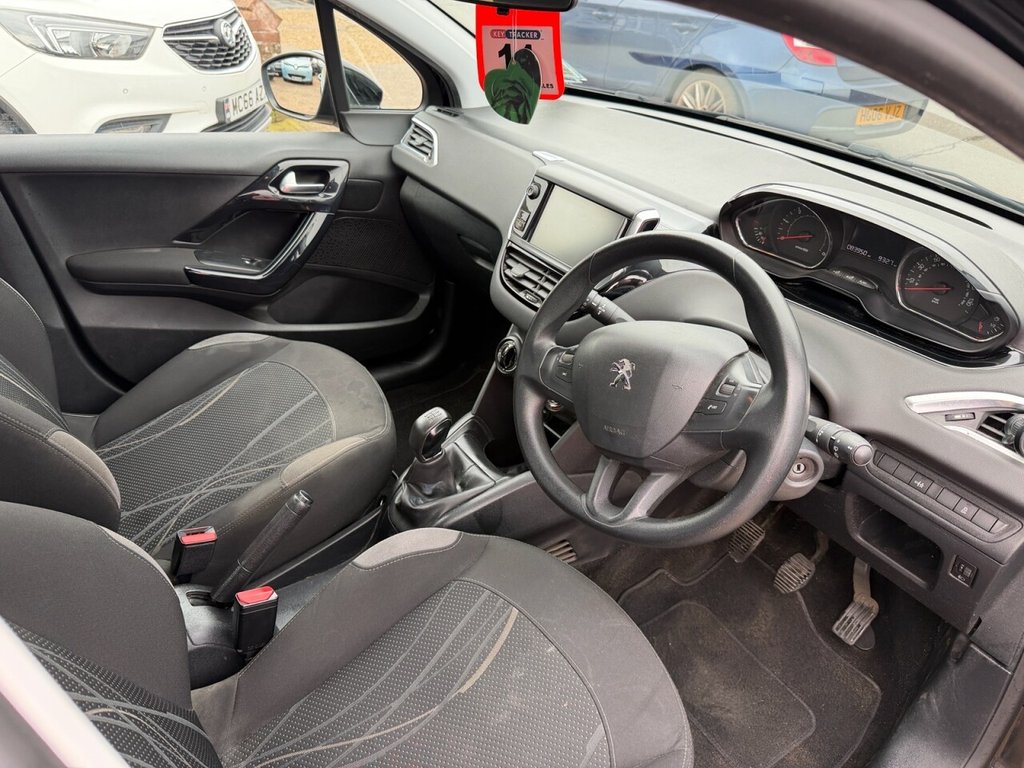 Used Peugeot 208 2013 for sale - 77666652: Photo 12