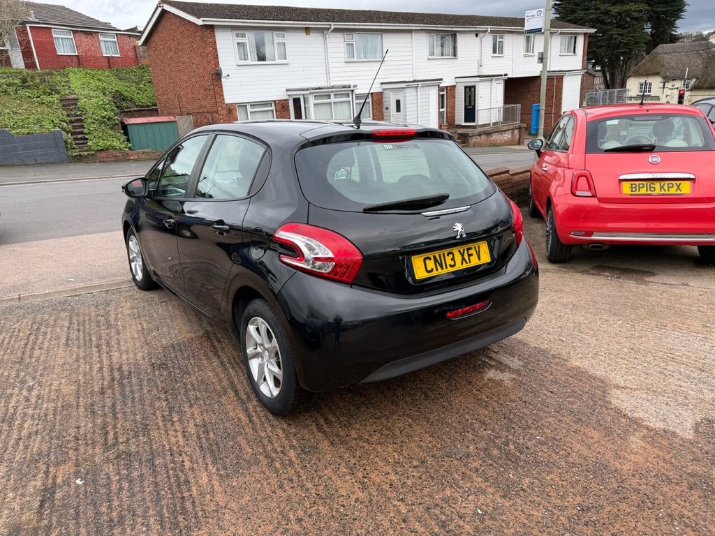 Used Peugeot 208 2013 for sale - 77666652: Photo 6