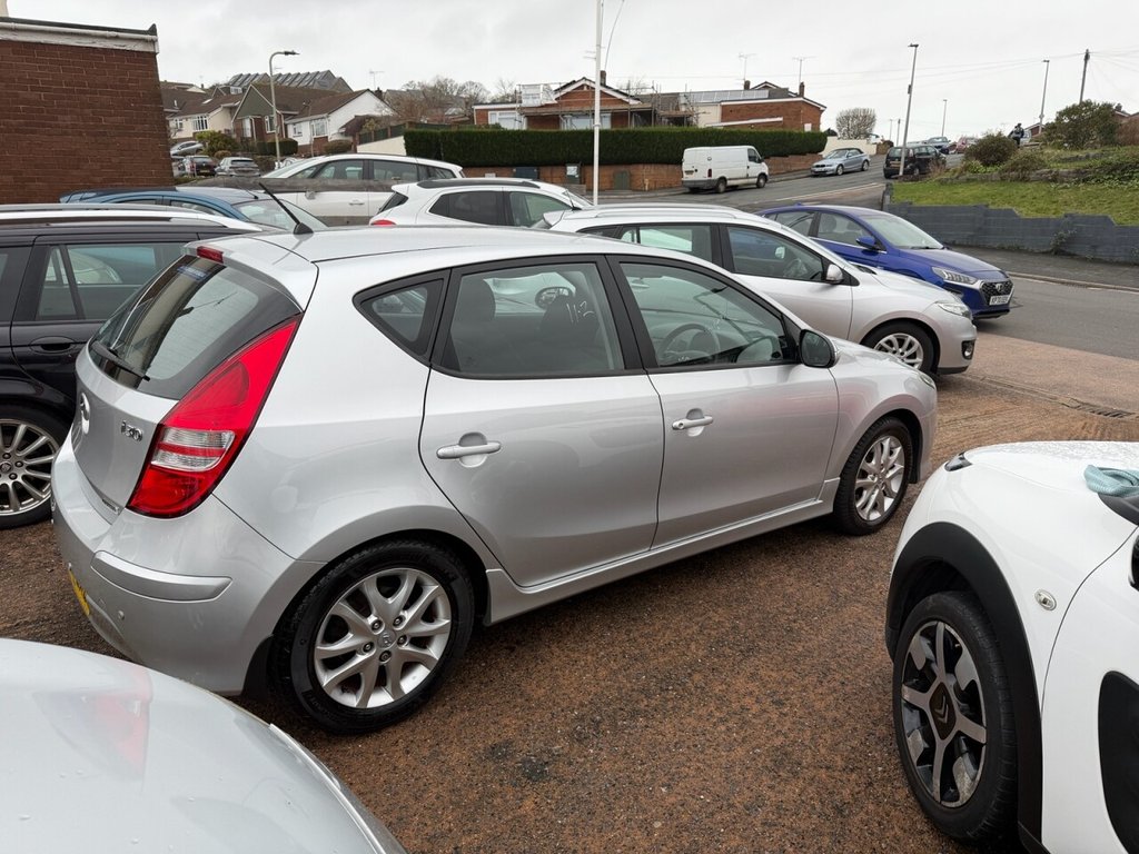 Used Hyundai i30 2011 for sale - 77534572: Photo 8