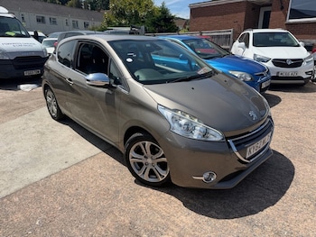 Used Peugeot 208 2012 for sale - 79129736: Photo