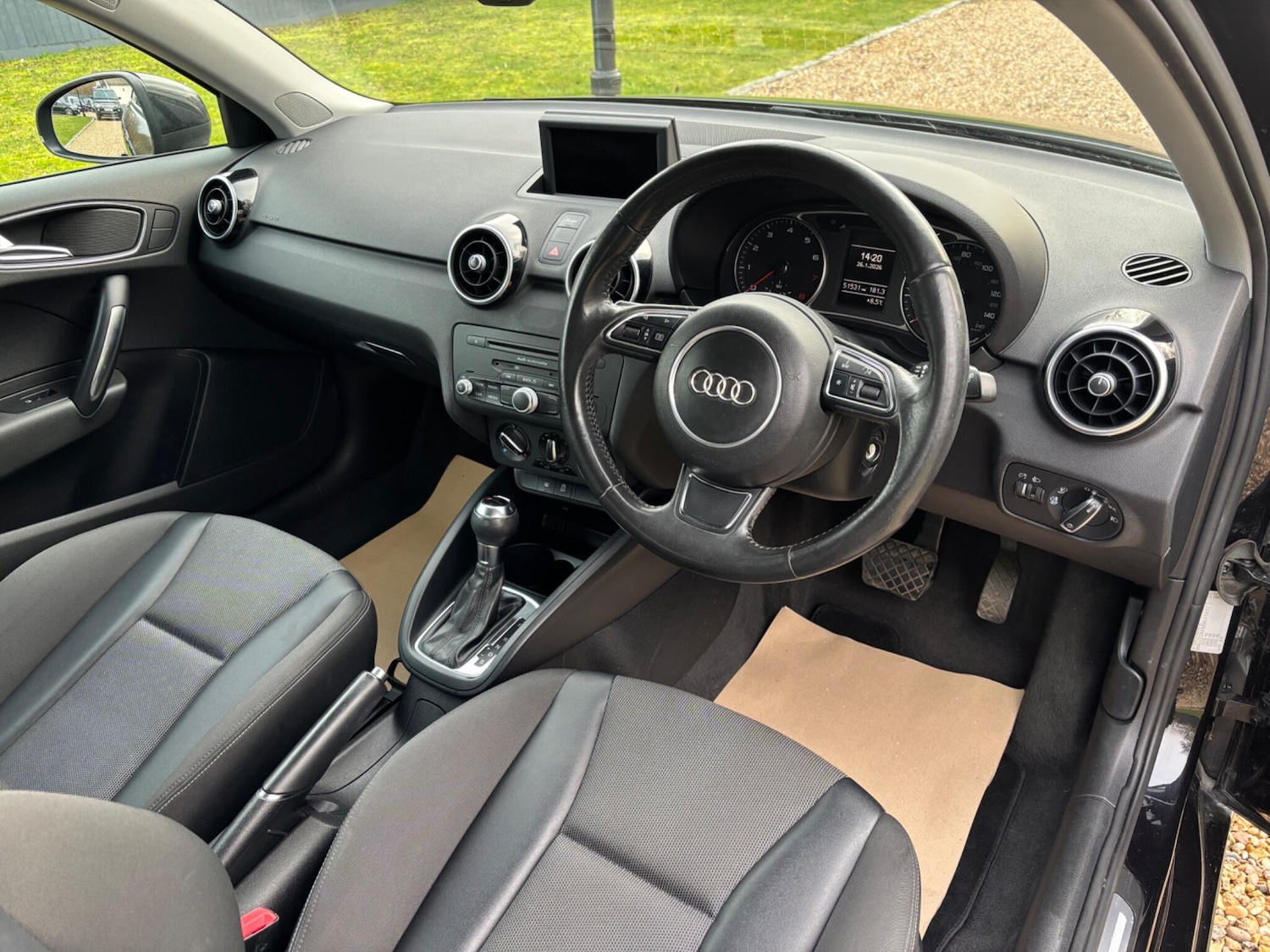 Used Audi A1 2011 for sale - 77330797: Photo 2