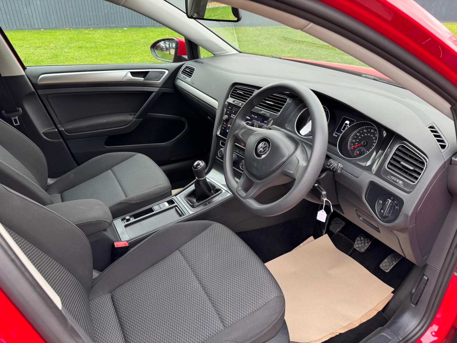 Used Volkswagen Golf 2017 for sale - 76487309: Photo 32