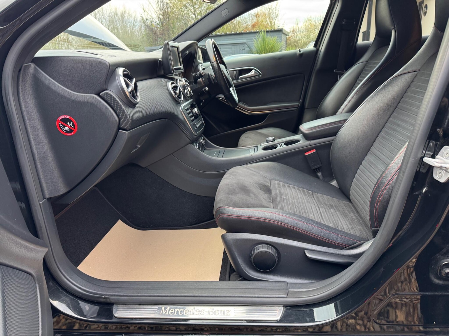 Used Mercedes-Benz A-Class 2014 for sale - 76637989: Photo 41