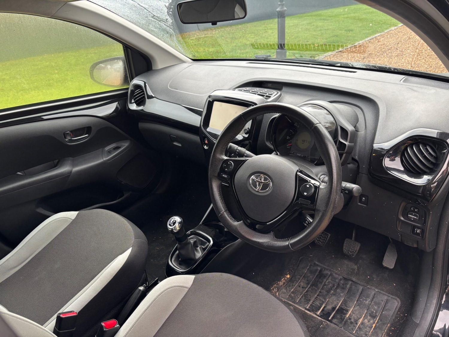 Used Toyota AYGO 2017 for sale - 76505103: Photo 2