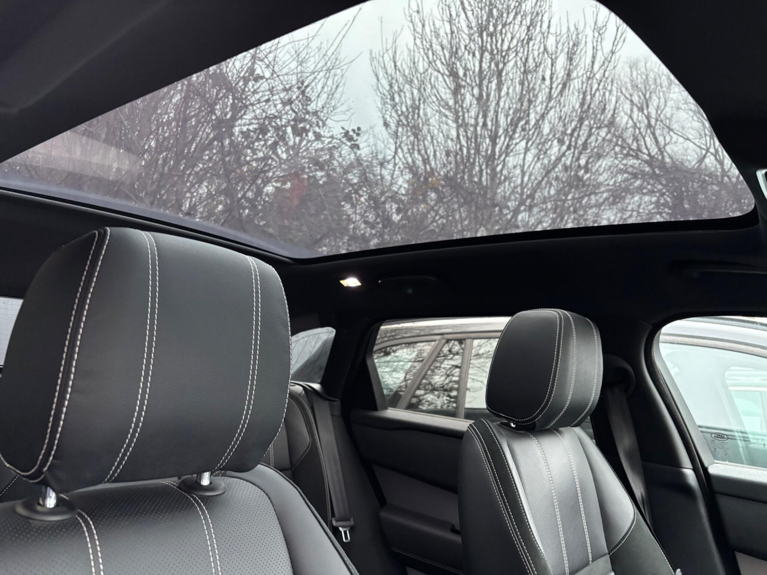 Used Land Rover Range Rover Velar 2020 for sale - 77114248: Photo 4