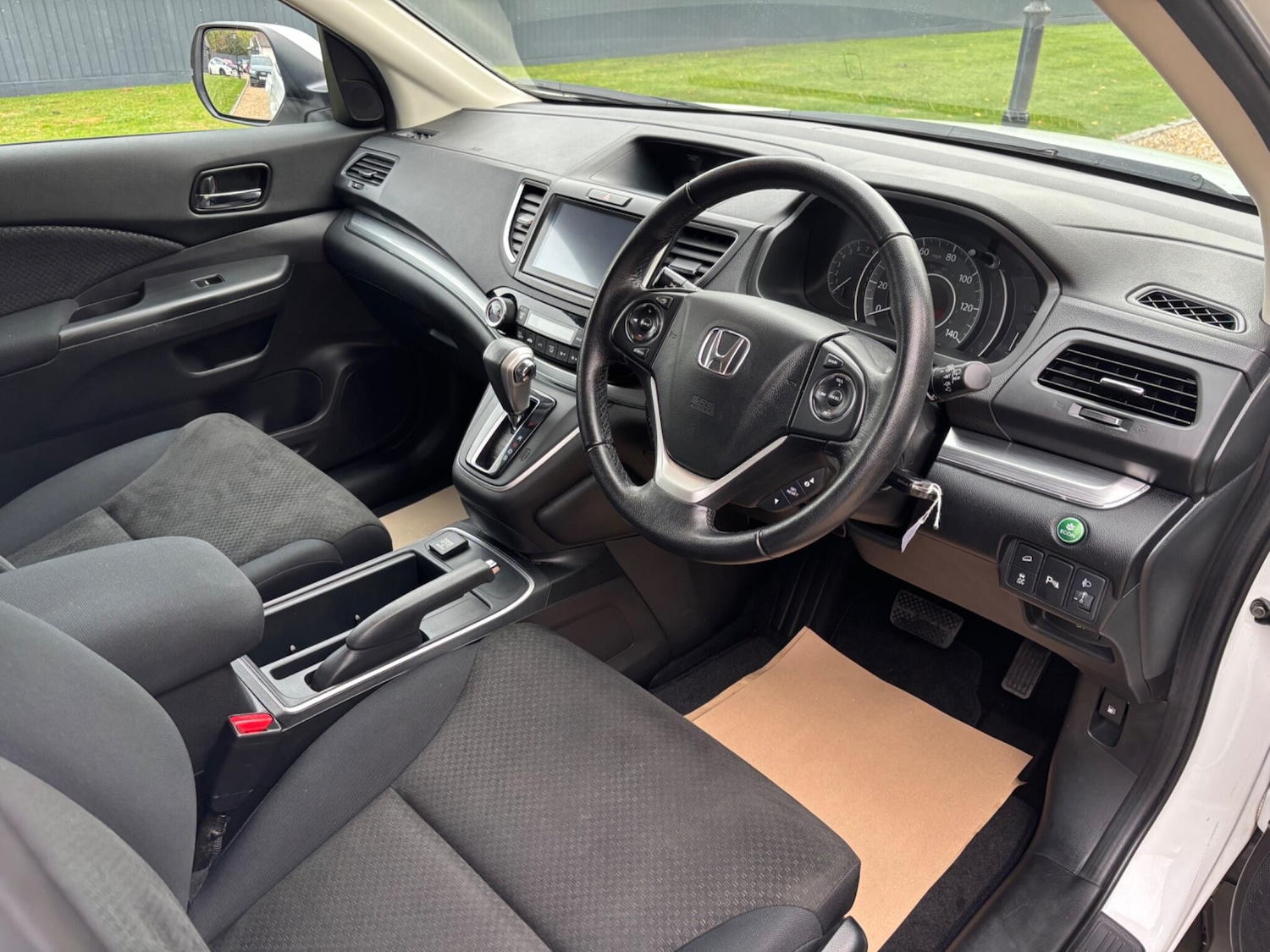 Used Honda CR-V 2017 for sale - 76339309: Photo 2