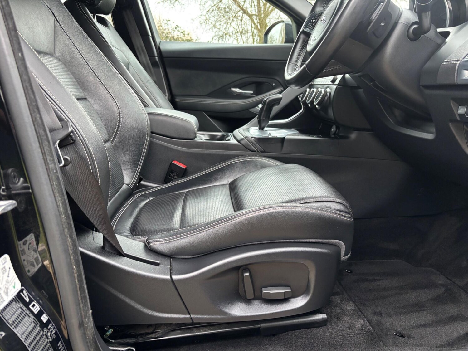 Used Jaguar E-Pace for sale - 77683436: Photo 30