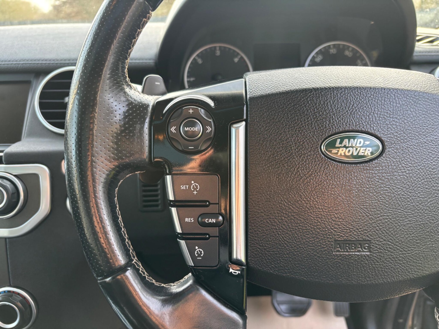 Used Land Rover Discovery 4 2015 for sale - 77386822: Photo 31