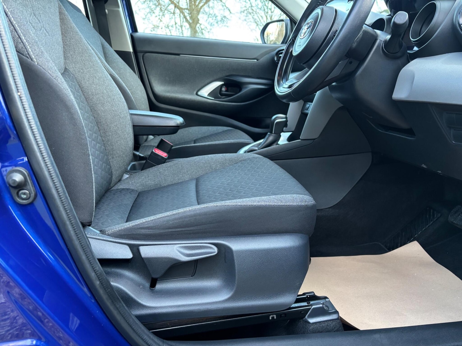 Used Toyota Yaris Cross for sale - 77267130: Photo 28