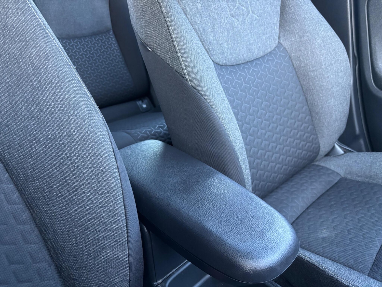 Used Toyota Yaris Cross for sale - 77267130: Photo 29