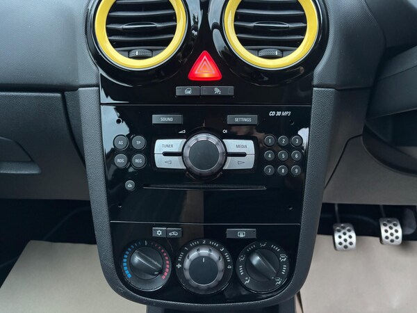 Used Vauxhall Corsa 2013 for sale - 76236850: Photo 16