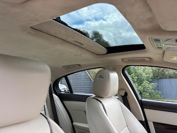 Used Jaguar XF 2015 for sale - 76236884: Photo