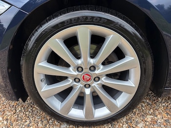 Used Jaguar XF 2015 for sale - 76236884: Photo