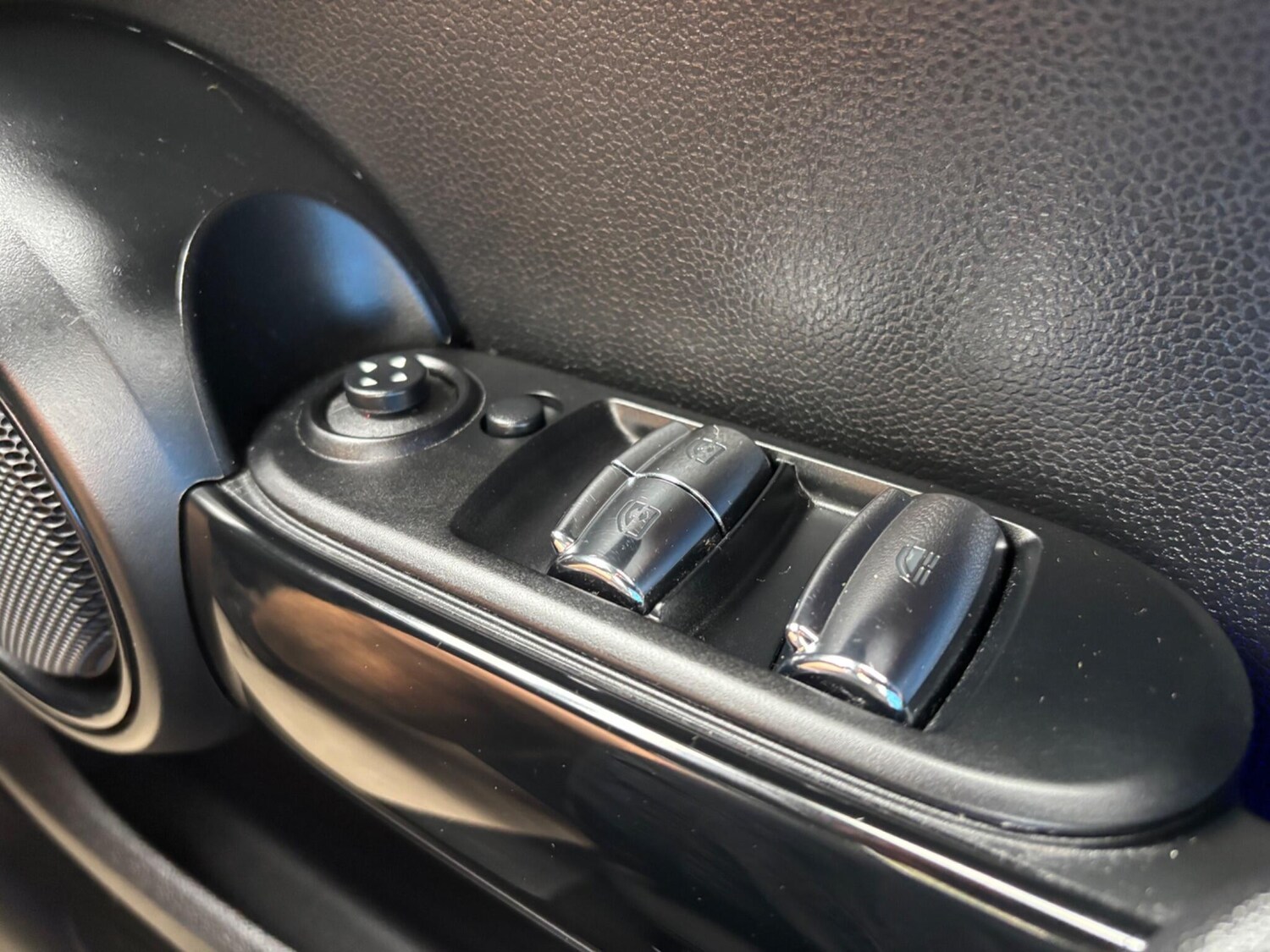 Used MINI Convertible 2018 for sale - 76236843: Photo 48