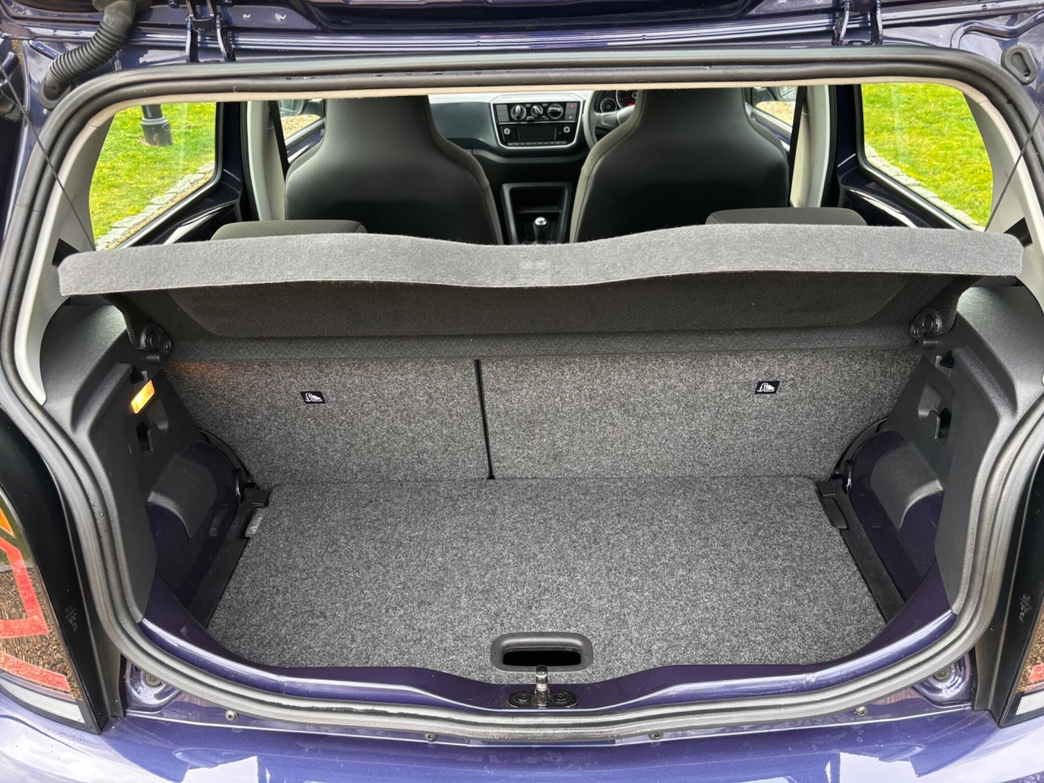 Used Volkswagen up! 2018 for sale - 77625972: Photo 28