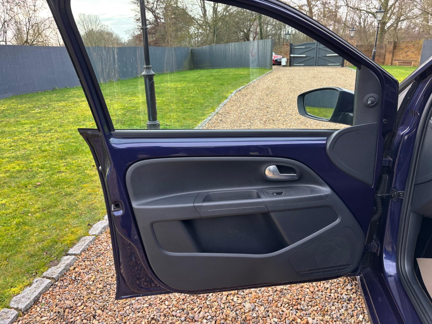 Used Volkswagen up! 2018 for sale - 77625972: Photo 32