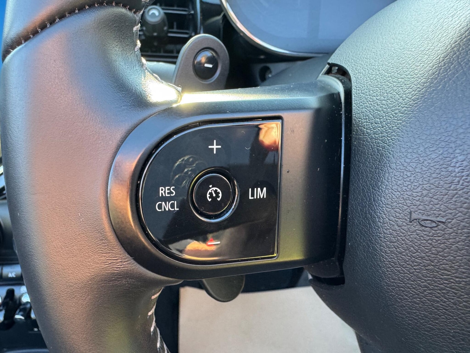 Used MINI Convertible 2021 for sale - 76773506: Photo 32