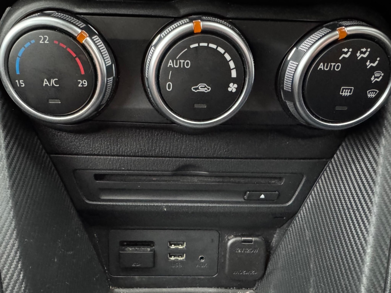 Used Mazda Mazda2 2016 for sale - 76637994: Photo 24