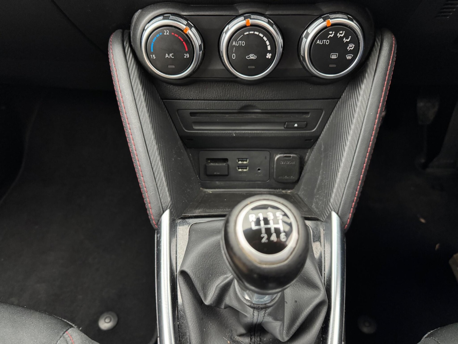 Used Mazda Mazda2 2016 for sale - 76637994: Photo 25