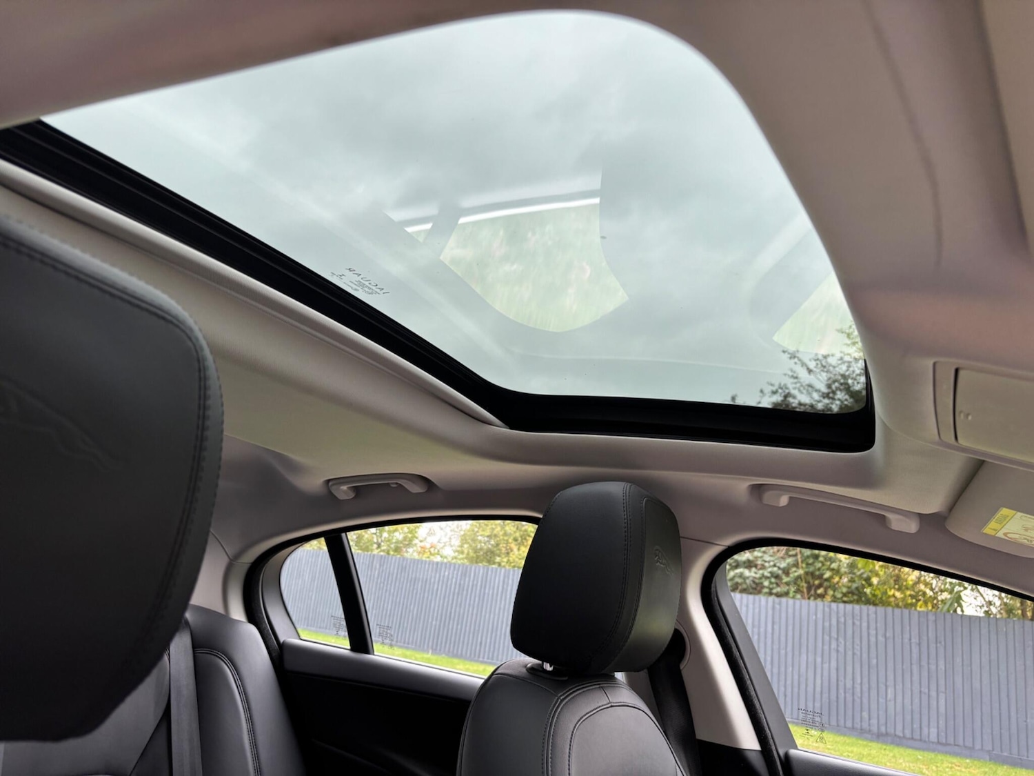 Used Jaguar XE 2017 for sale - 76236928: Photo 10