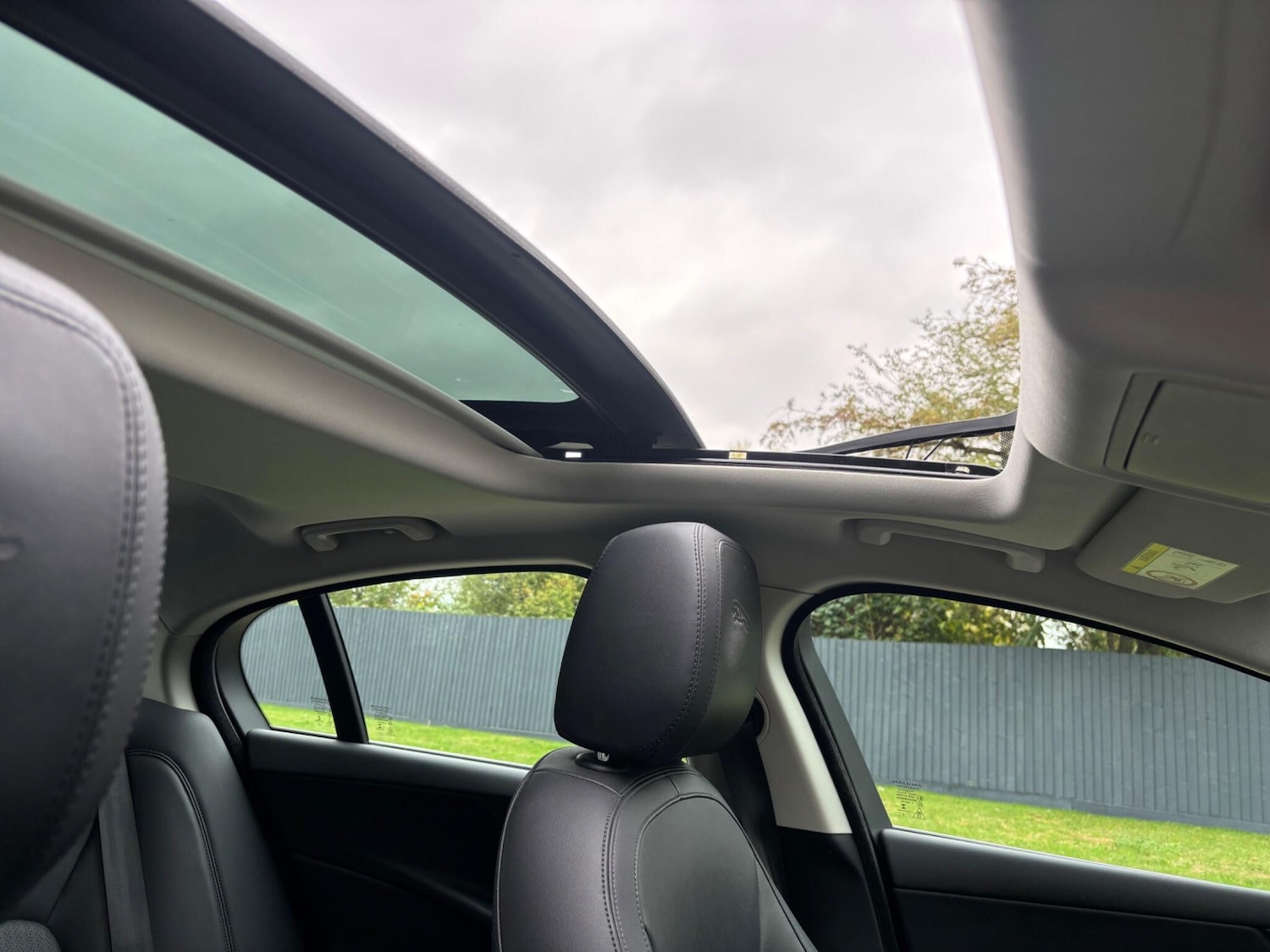 Used Jaguar XE 2017 for sale - 76236928: Photo 11