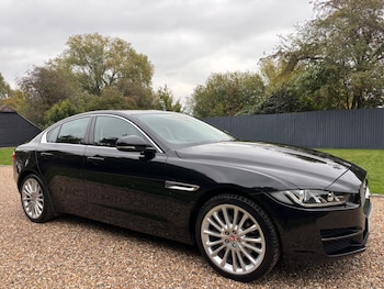 Used Jaguar XE 2017 for sale - 76236928: Photo