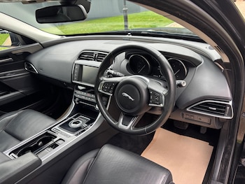 Used Jaguar XE 2017 for sale - 76236928: Photo
