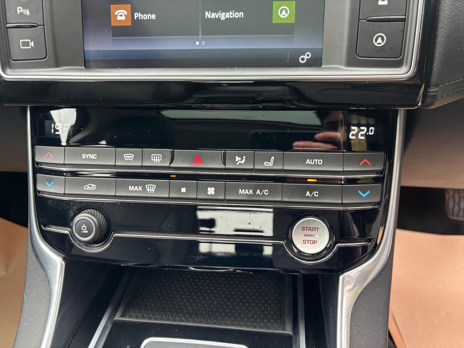 Used Jaguar XE 2017 for sale - 76236928: Photo 34