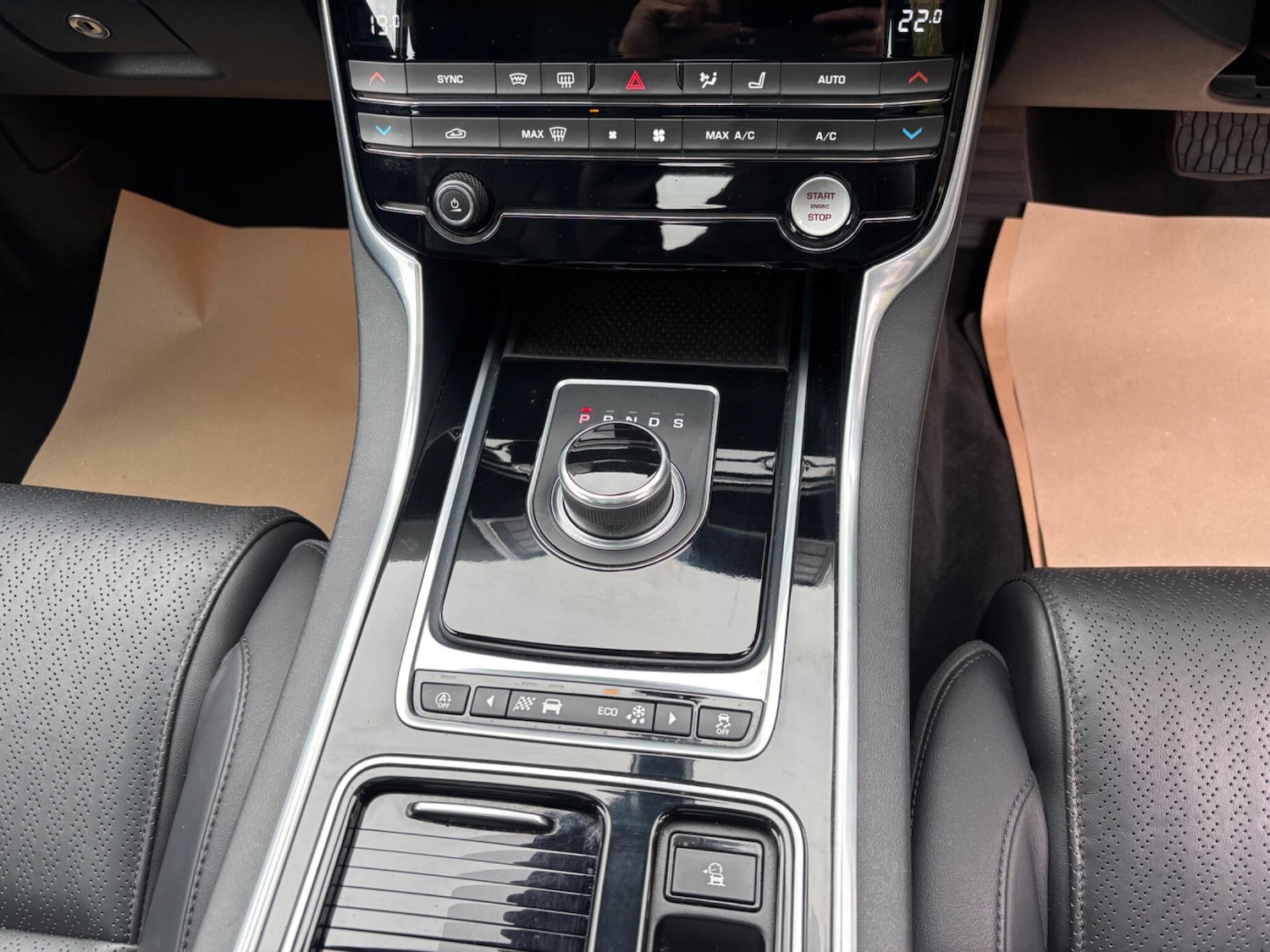 Used Jaguar XE 2017 for sale - 76236928: Photo 35