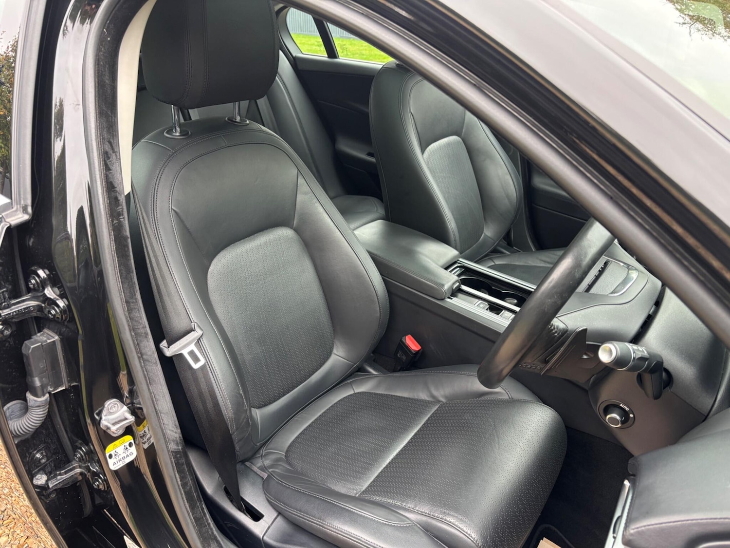 Used Jaguar XE 2017 for sale - 76236928: Photo 39