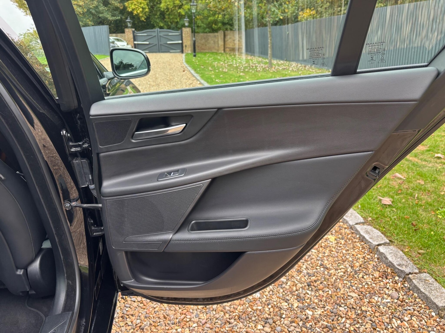 Used Jaguar XE 2017 for sale - 76236928: Photo 41