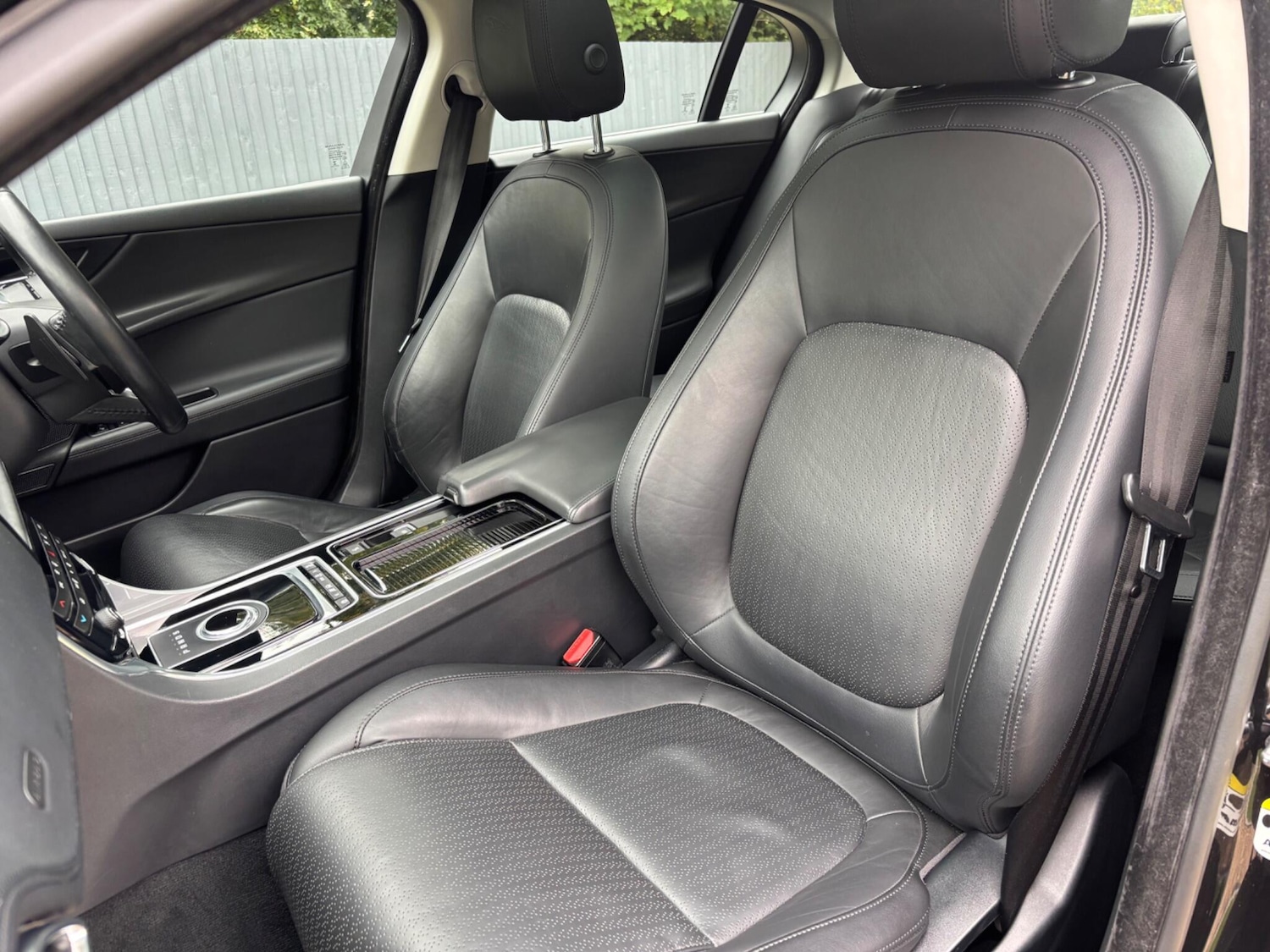 Used Jaguar XE 2017 for sale - 76236928: Photo 49