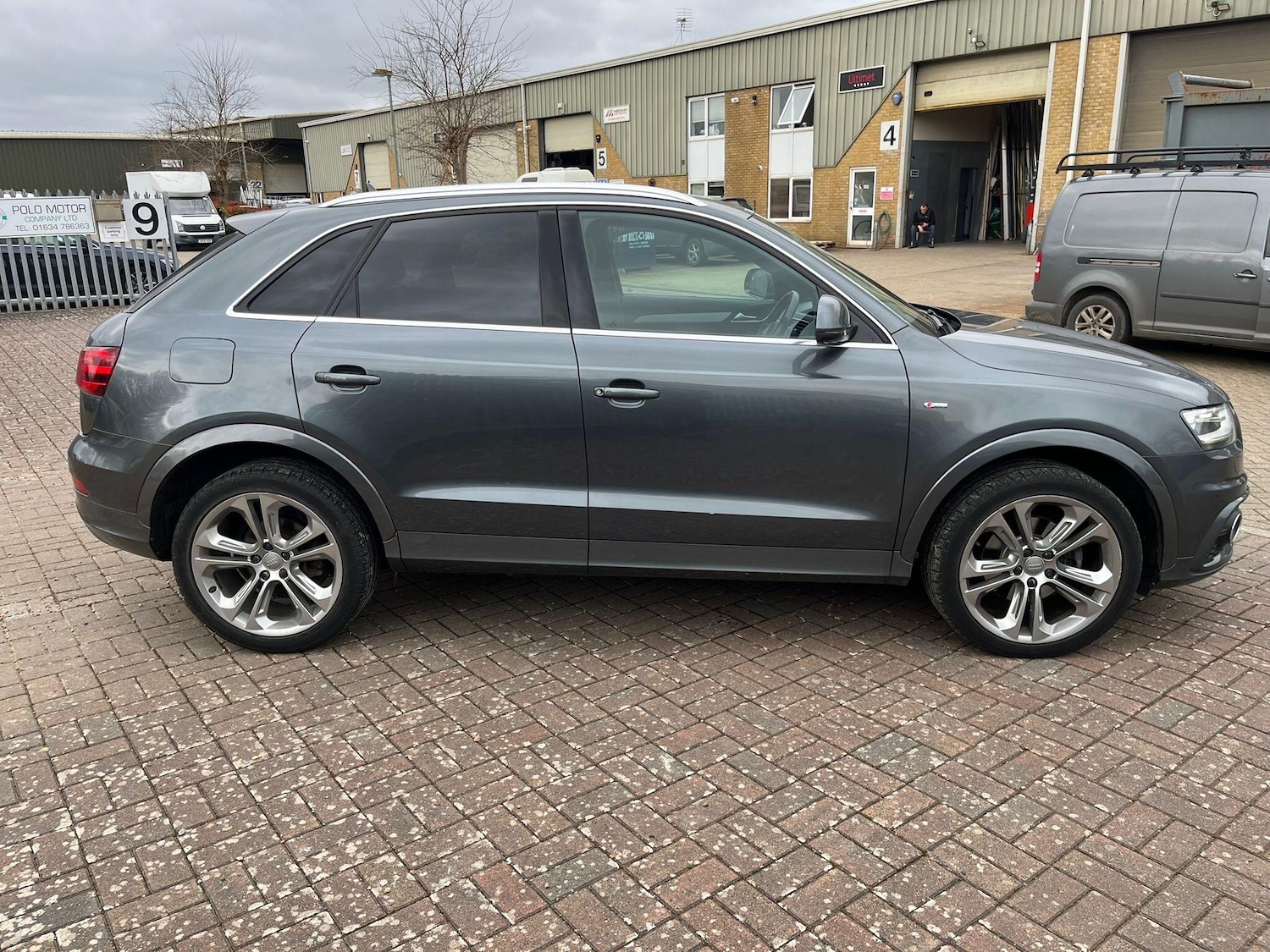 Used Audi Q3 2015 for sale - 77931813: Photo 2