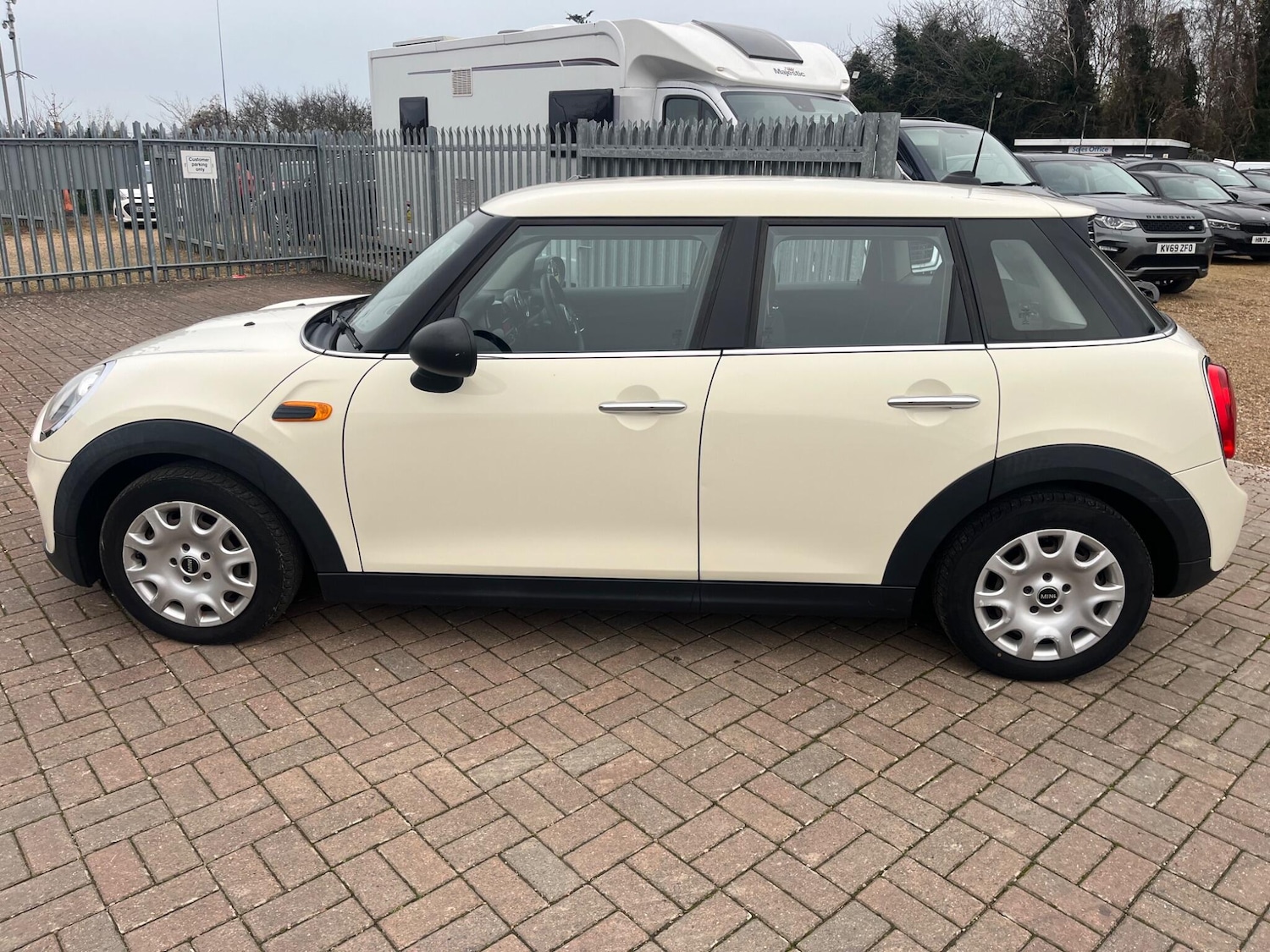 Used MINI Hatch 2016 for sale - 76978007: Photo 2