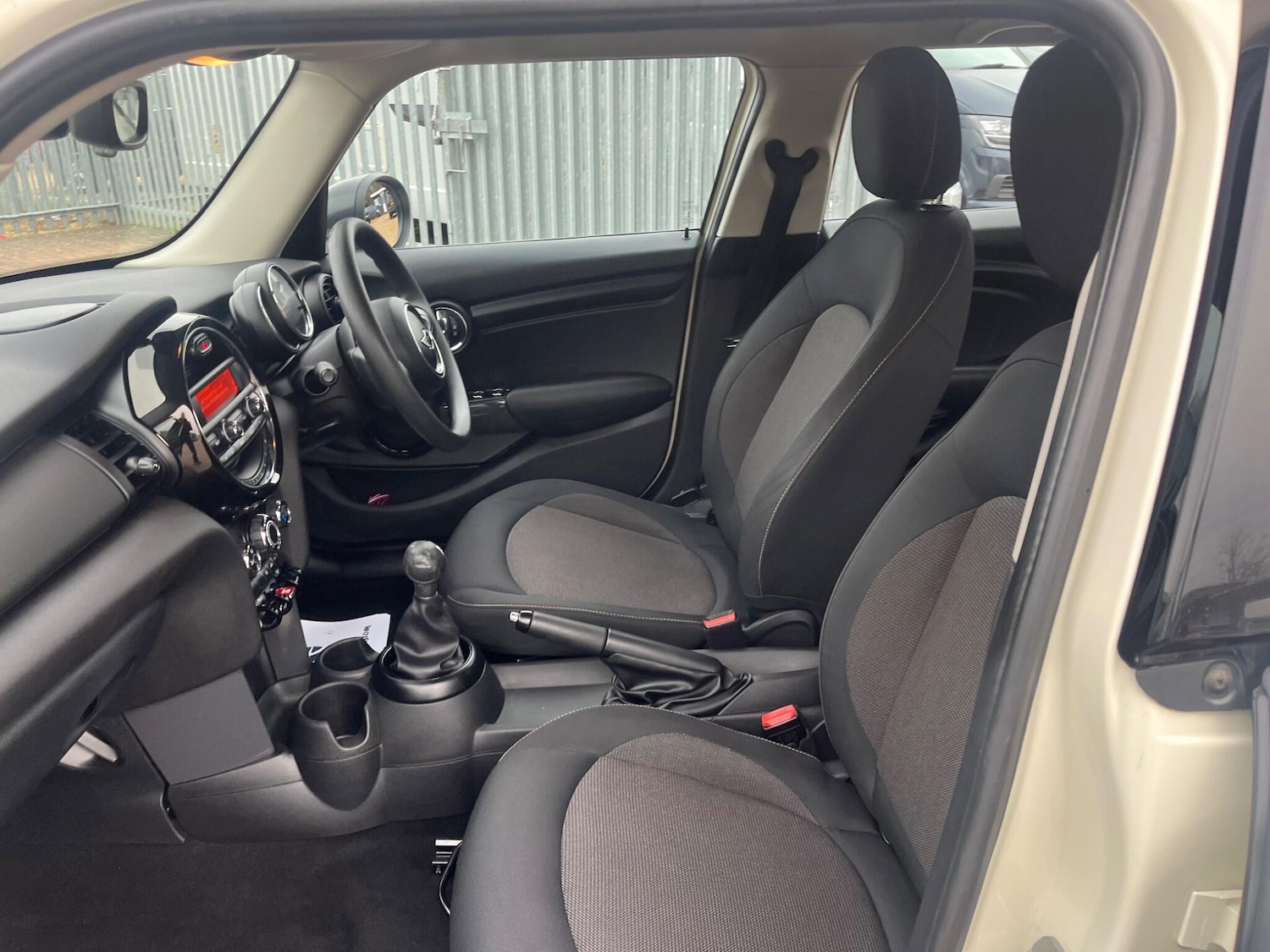 Used MINI Hatch 2016 for sale - 76978007: Photo 30