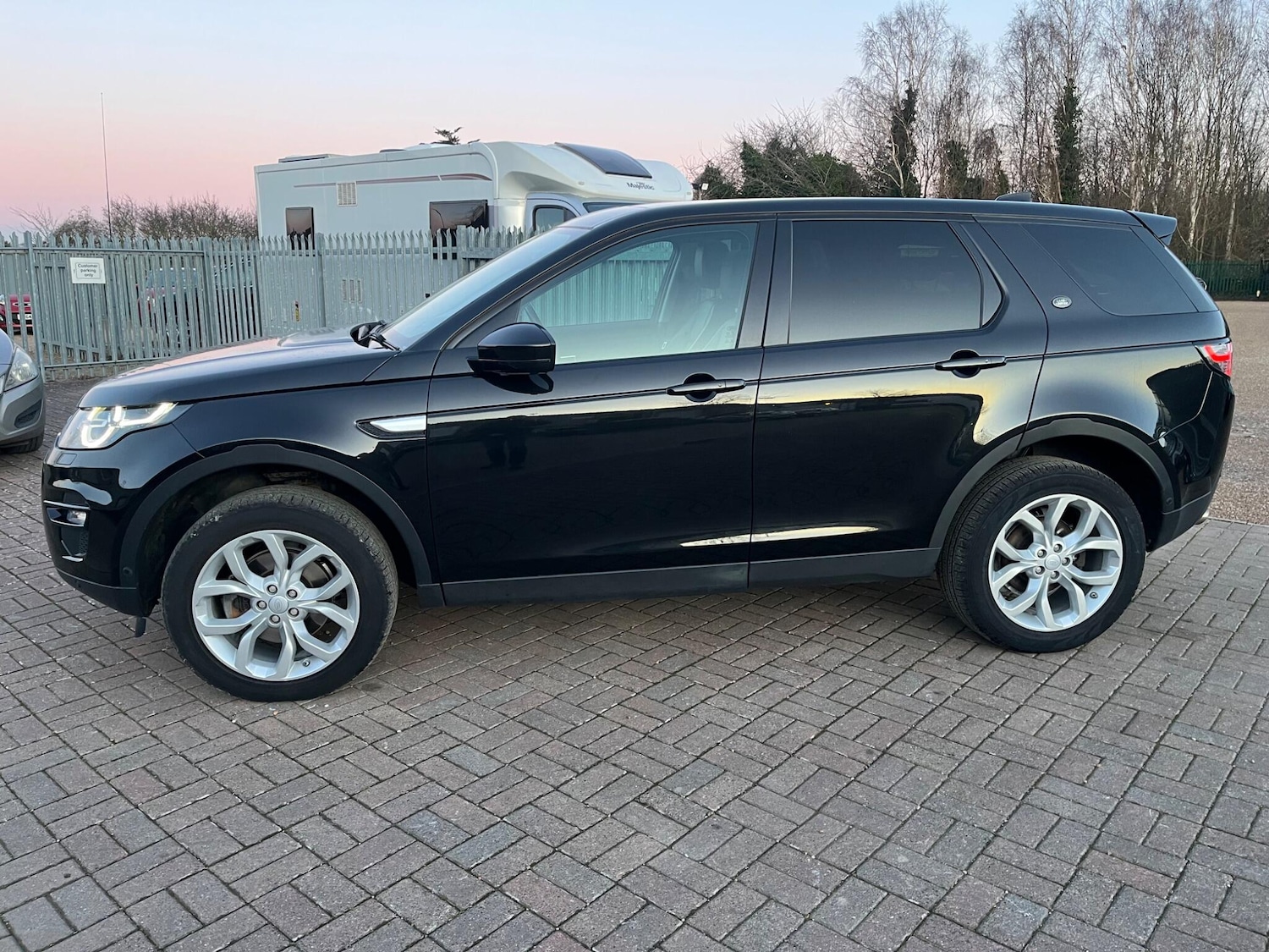 Used Land Rover Discovery Sport 2019 for sale - 77111720: Photo 2