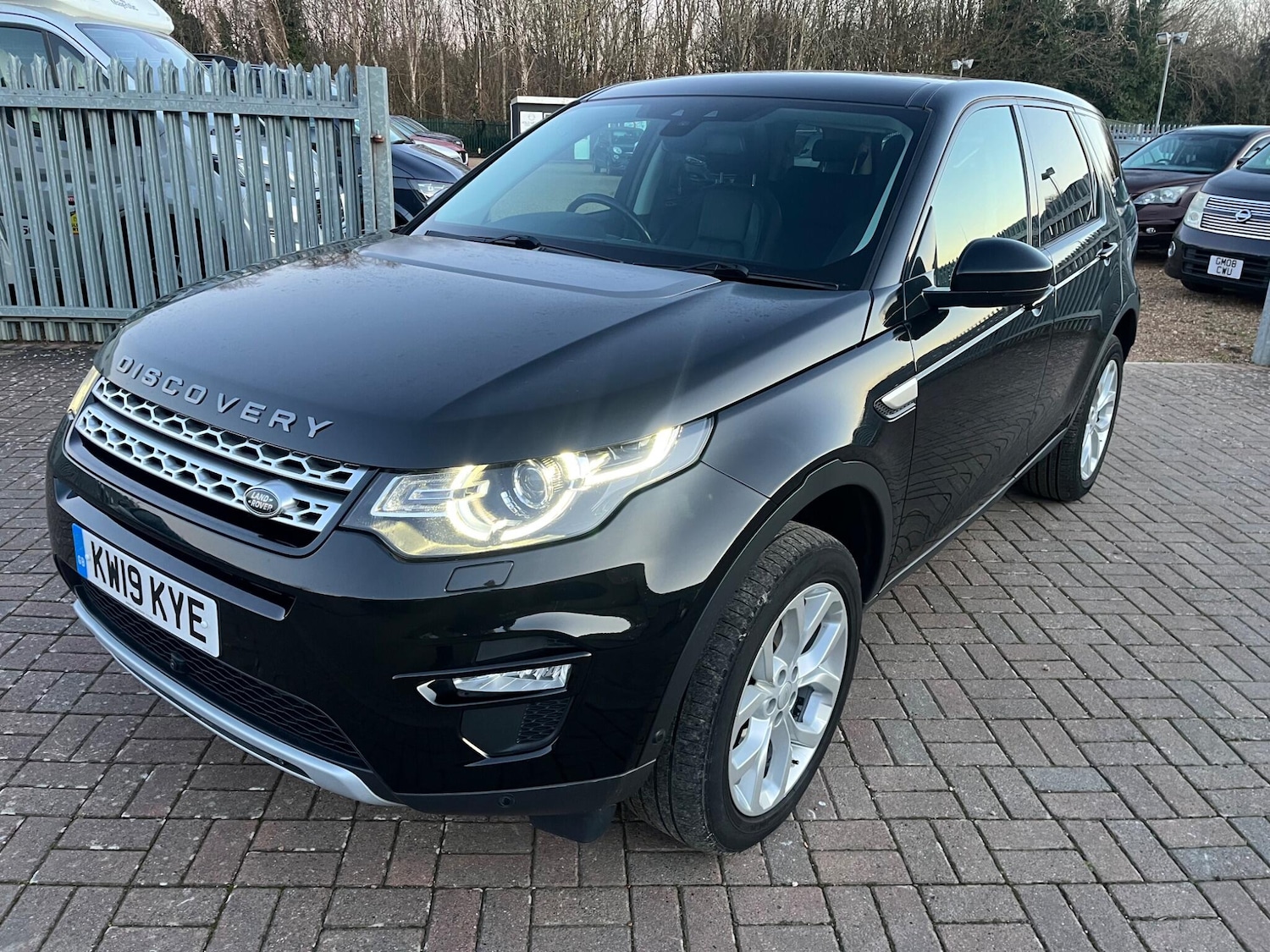 Used Land Rover Discovery Sport 2019 for sale - 77111720: Photo 3