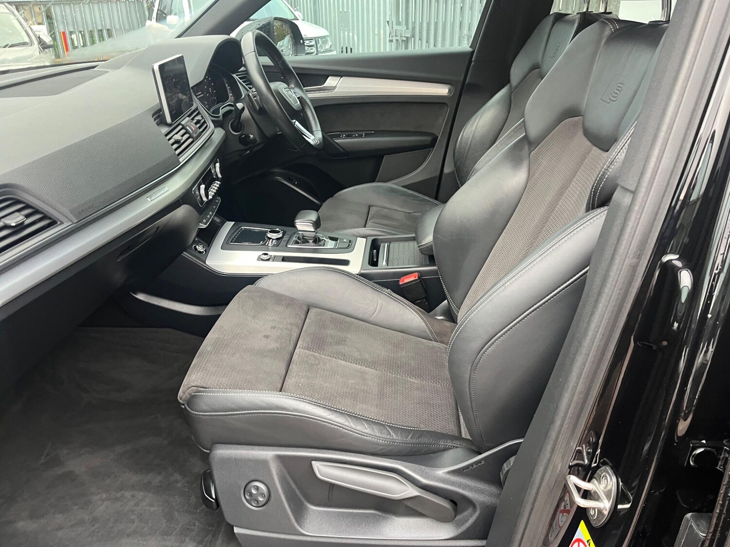 Used Audi Q5 2018 for sale - 77635521: Photo 45