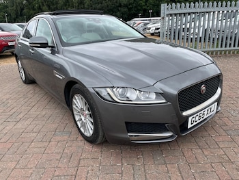 Used Jaguar XF 2015 for sale - 79201447: Photo