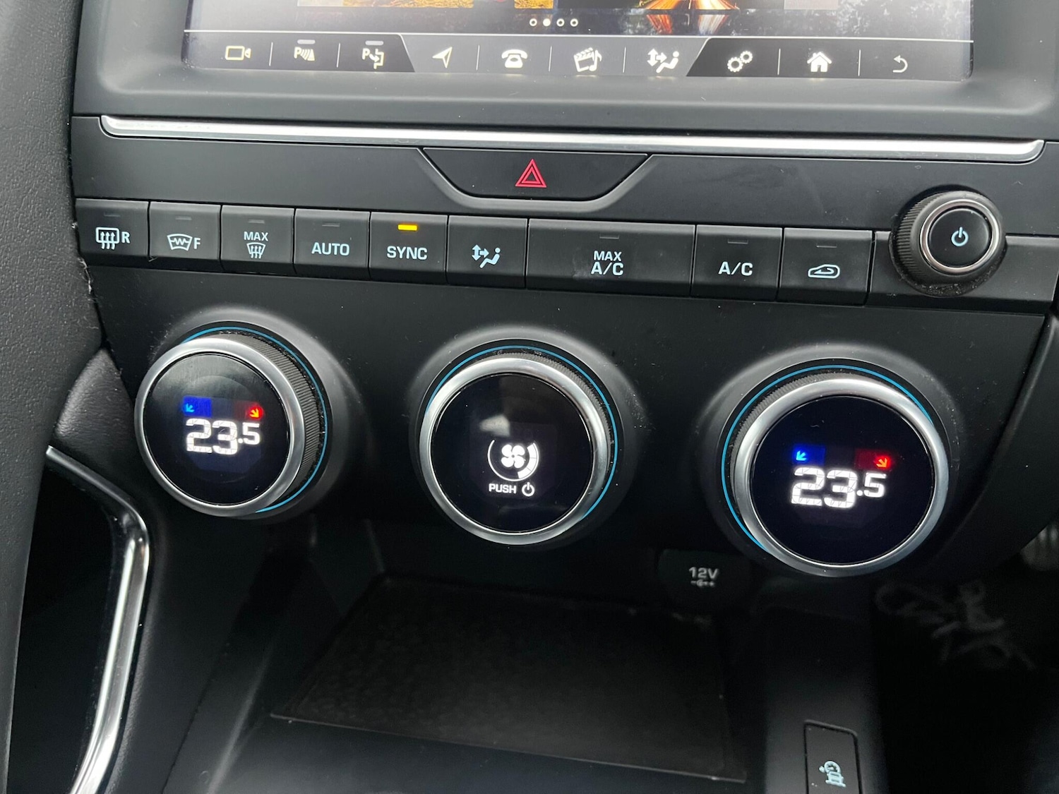 Used Jaguar E-Pace 2018 for sale - 77159439: Photo 25