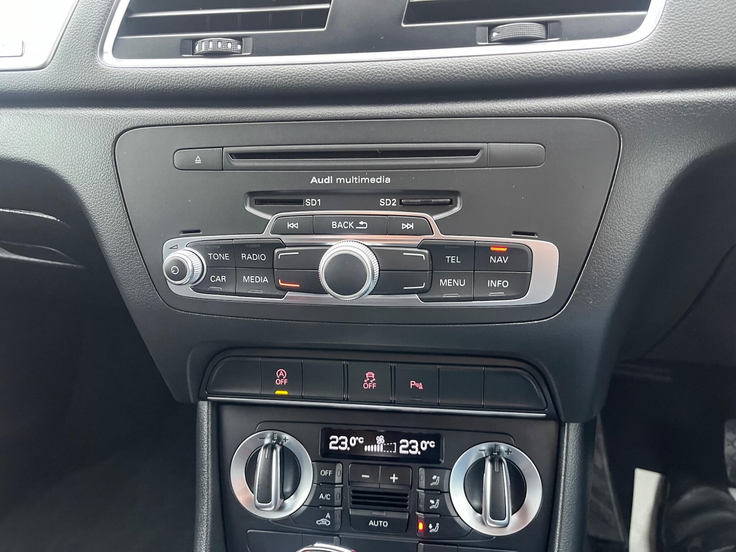 Used Audi Q3 2015 for sale - 78047115: Photo 40