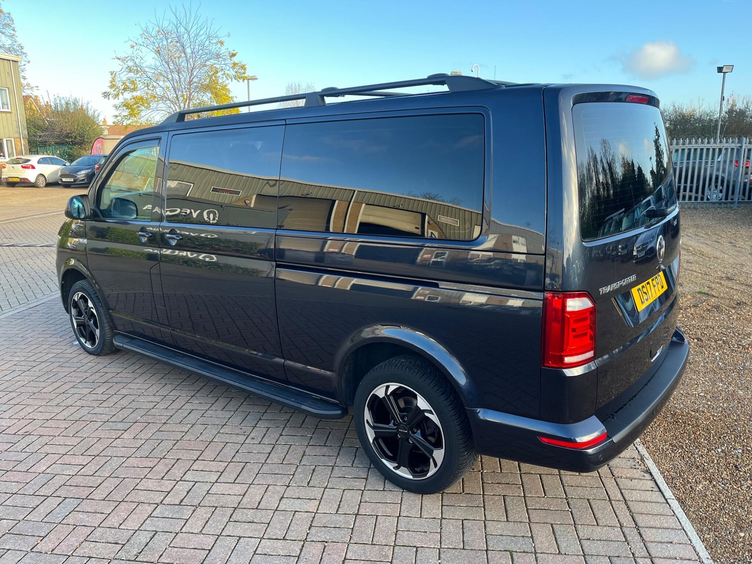 Used Volkswagen Transporter Shuttle 2017 for sale - 76690945: Photo 17