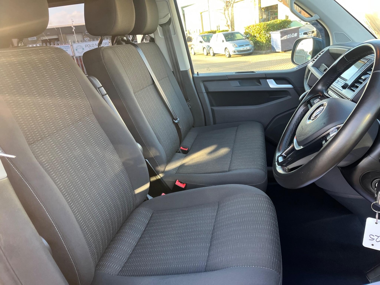 Used Volkswagen Transporter Shuttle 2017 for sale - 76690945: Photo 25