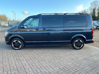 Used Volkswagen Transporter Shuttle 2017 for sale - 76690945: Photo