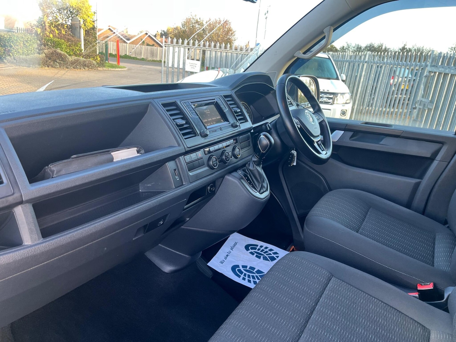 Used Volkswagen Transporter Shuttle 2017 for sale - 76690945: Photo 30