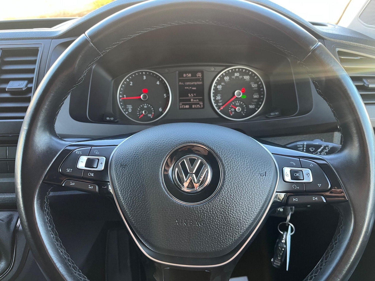 Used Volkswagen Transporter Shuttle 2017 for sale - 76690945: Photo 37