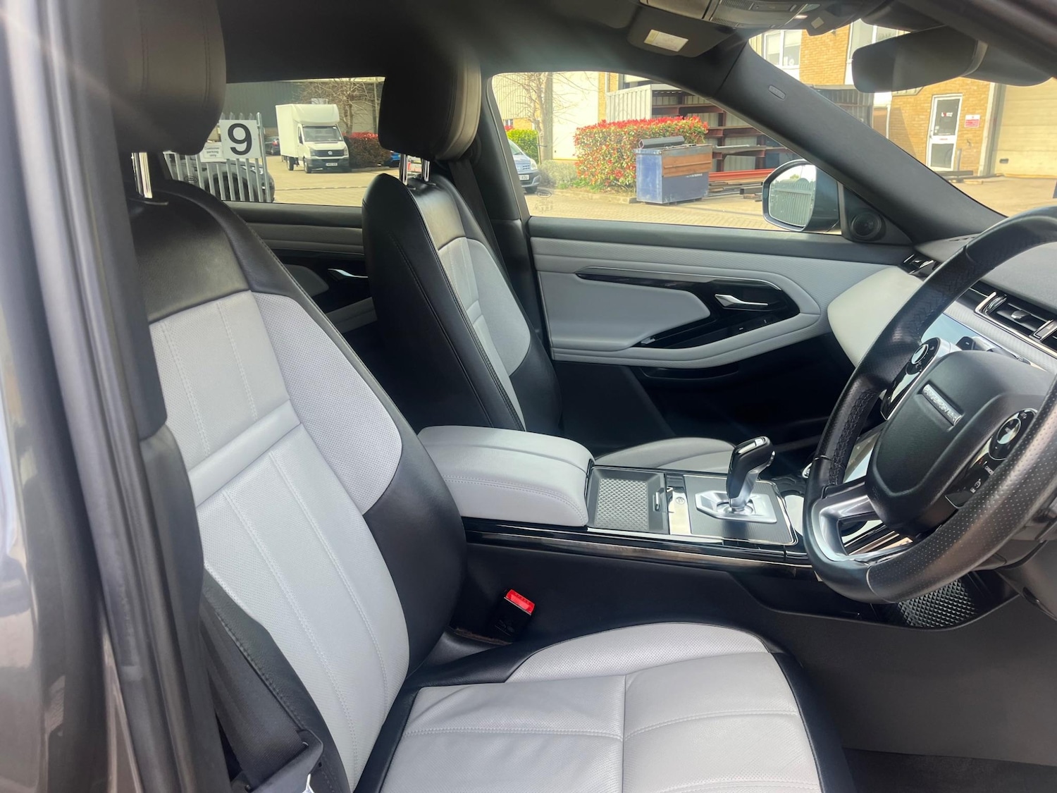 Used Land Rover Range Rover Evoque 2019 for sale - 76690930: Photo 4