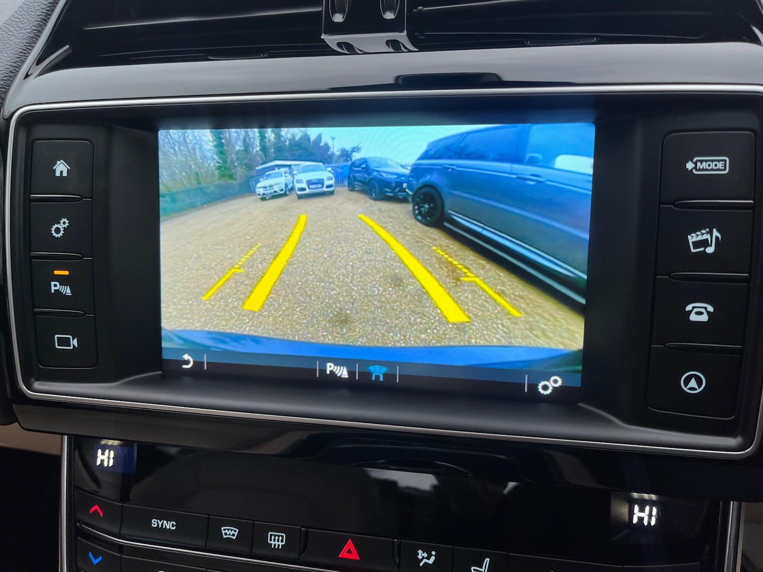 Used Jaguar XE 2016 for sale - 77043112: Photo 10