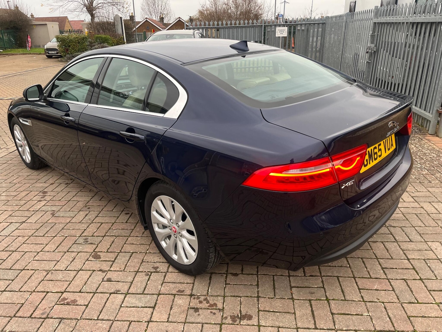 Used Jaguar XE 2016 for sale - 77043112: Photo 17